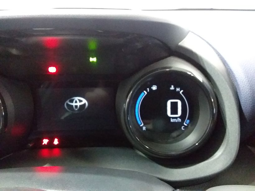 TOYOTA YARIS HYBRIDE MY22 2022 - Photo n°1