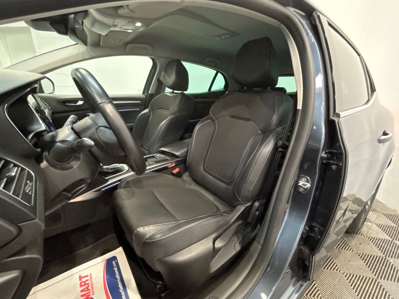 RENAULT MEGANE IV BERLINE 2021 - Photo n°9
