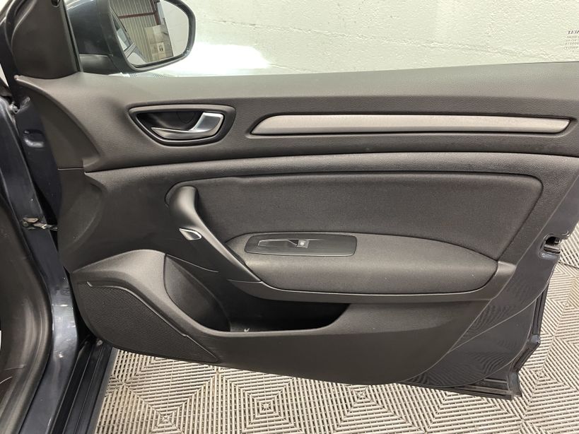 RENAULT MEGANE IV BERLINE 2022 - Photo n°30
