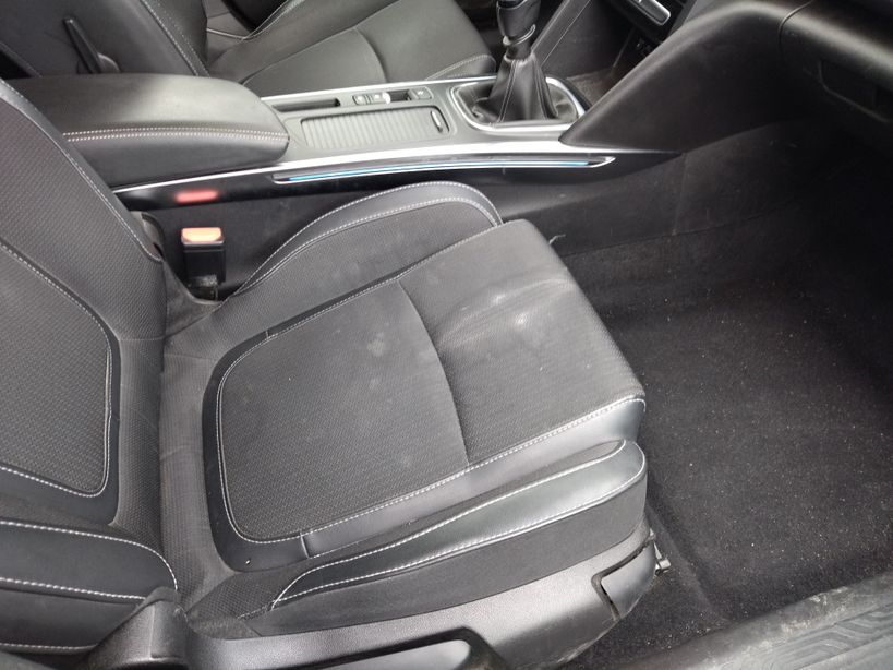 RENAULT MEGANE IV ESTATE 2021 - Photo n°17
