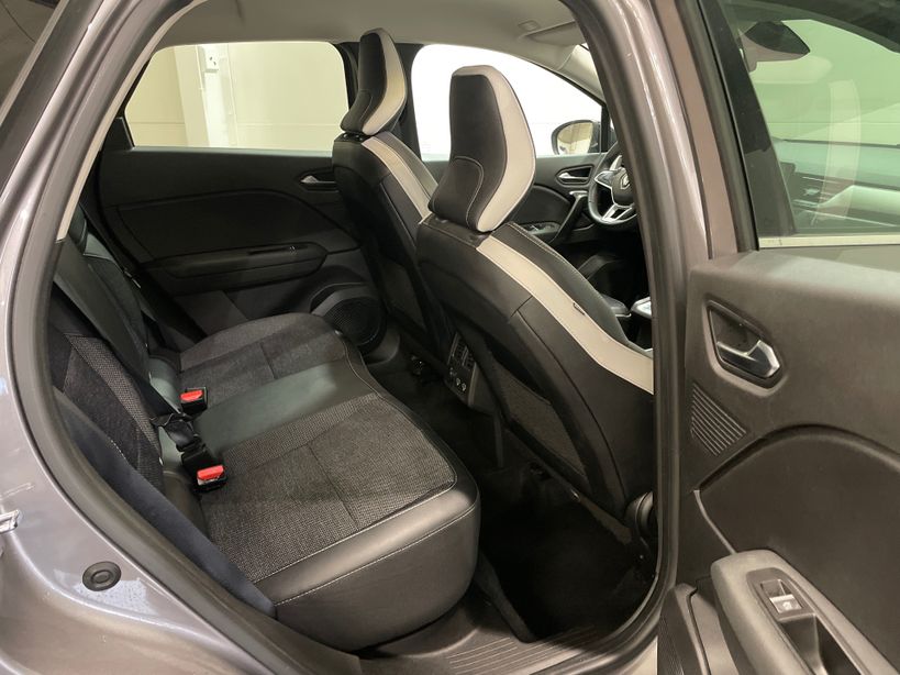 RENAULT CAPTUR 2023 - Photo n°8