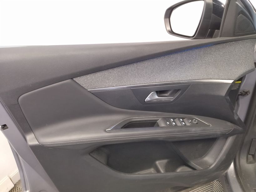 PEUGEOT 3008 2019 - Photo n°10