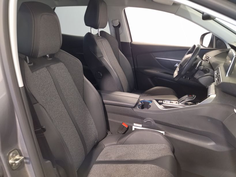 PEUGEOT 3008 2019 - Photo n°9