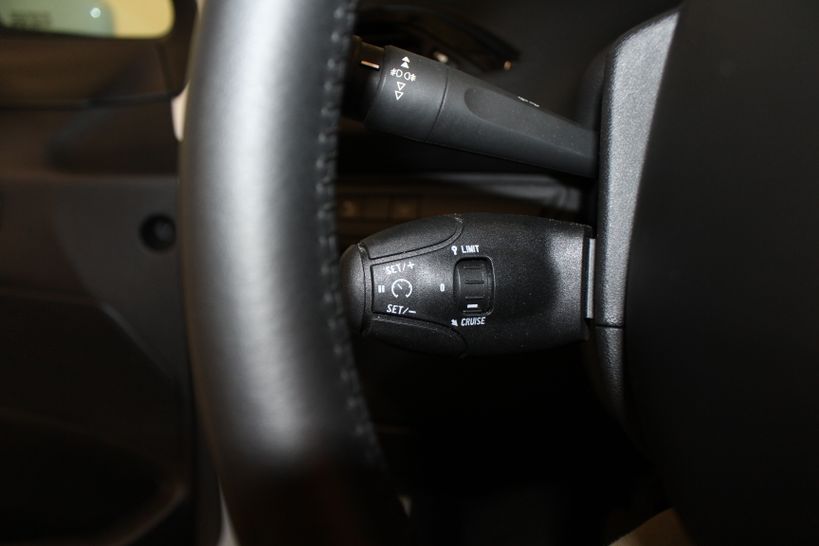 PEUGEOT 208 2019 - Photo n°13