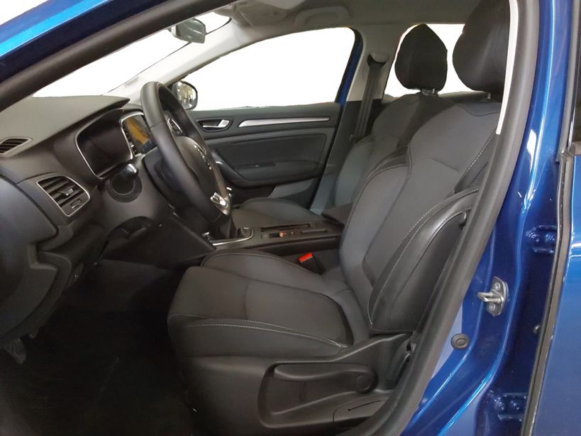 RENAULT MEGANE IV BERLINE 2023 - Photo n°9