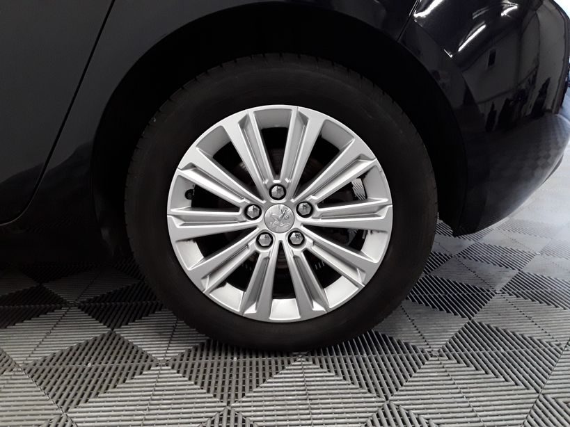 PEUGEOT 308 2018 - Photo n°17