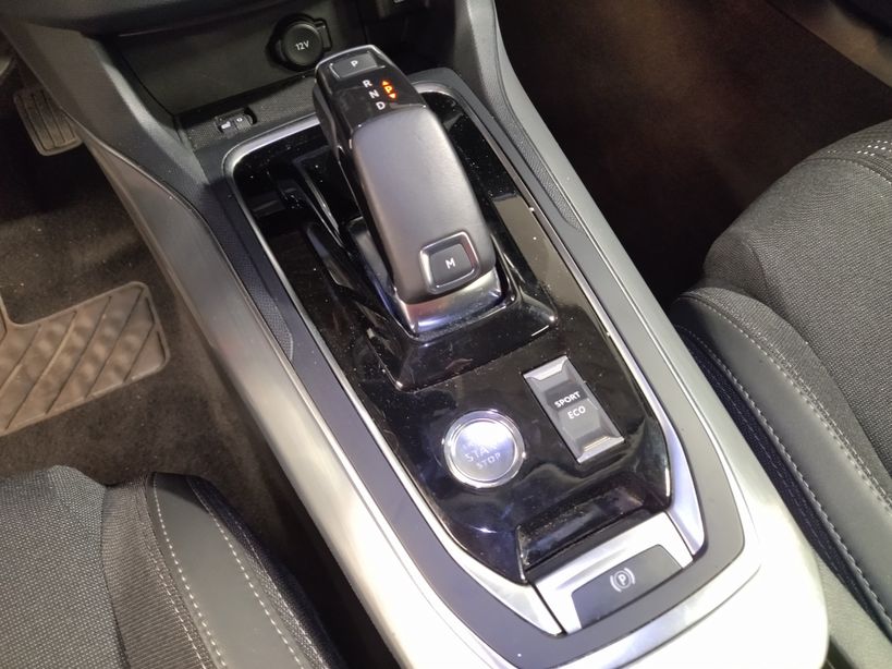 PEUGEOT 308 2021 - Photo n°13