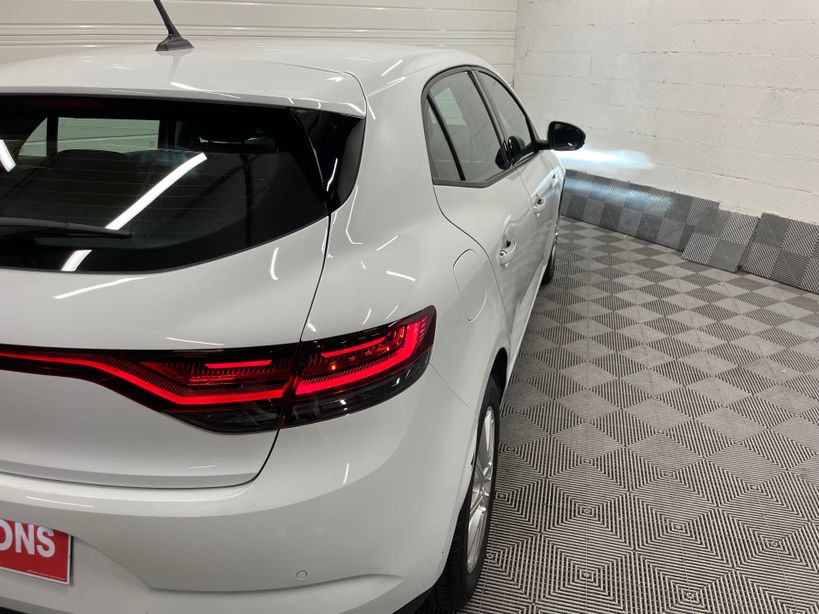 RENAULT MEGANE IV BERLINE 2022 - Photo n°35