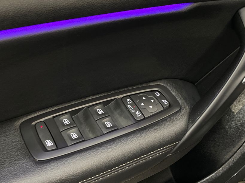 RENAULT MEGANE IV BERLINE 2023 - Photo n°34