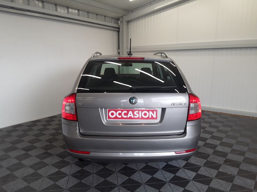 SKODA OCTAVIA COMBI 2012 - Photo n°8