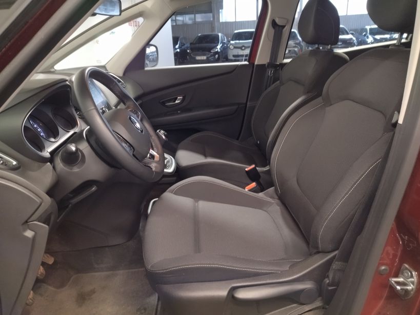 RENAULT GRAND SCENIC IV 2019 - Photo n°11