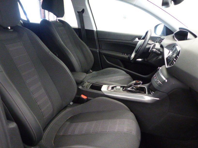 PEUGEOT 308 2020 - Photo n°18