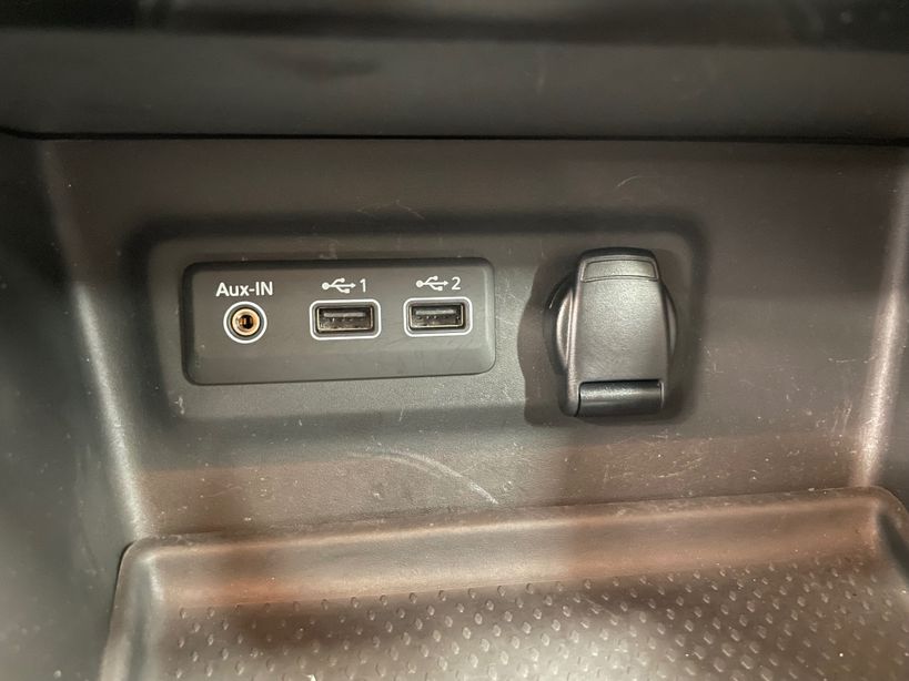 RENAULT MEGANE IV BERLINE 2021 - Photo n°24
