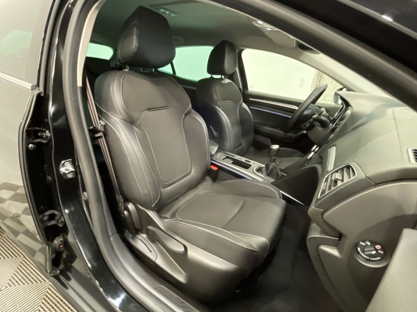 RENAULT MEGANE IV BERLINE 2022 - Photo n°43