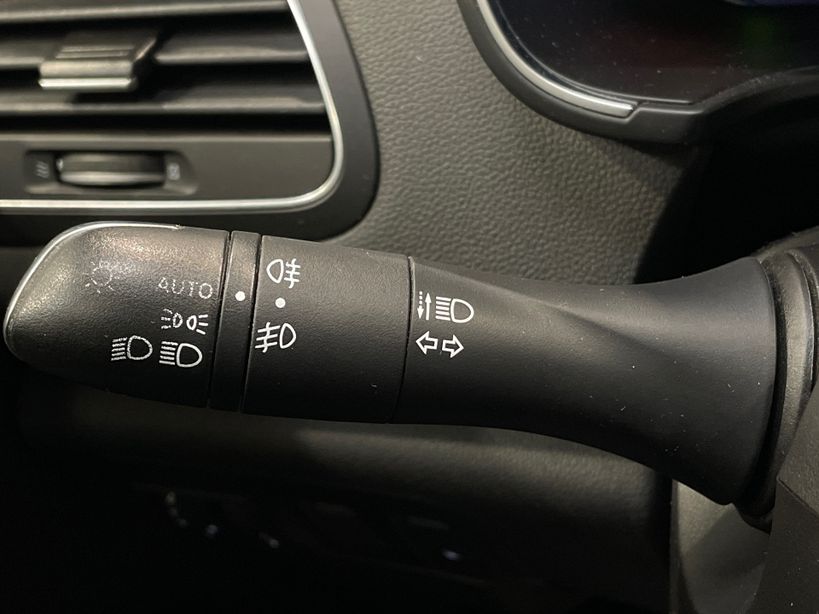 RENAULT MEGANE IV ESTATE 2021 - Photo n°27