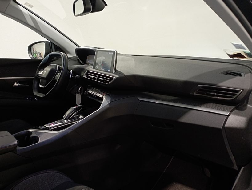 PEUGEOT 5008 BUSINESS 2018 - Photo n°11