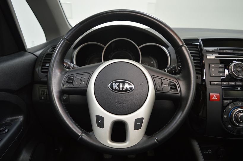 KIA VENGA 2014 - Photo n°11