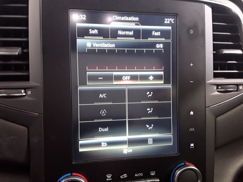 RENAULT MEGANE IV ESTATE 2019 - Photo n°30