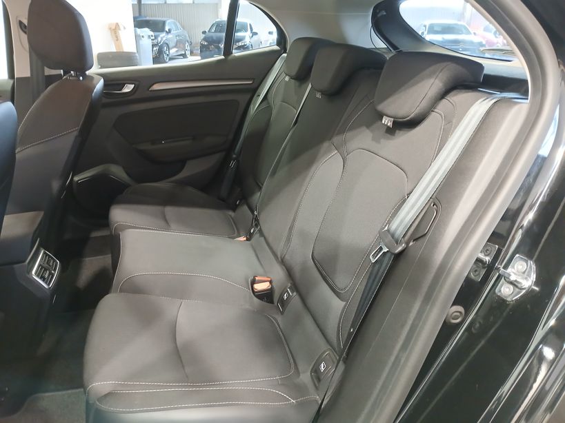 RENAULT MEGANE IV BERLINE 2022 - Photo n°17