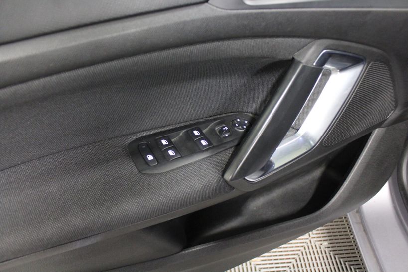 PEUGEOT 308 2019 - Photo n°11