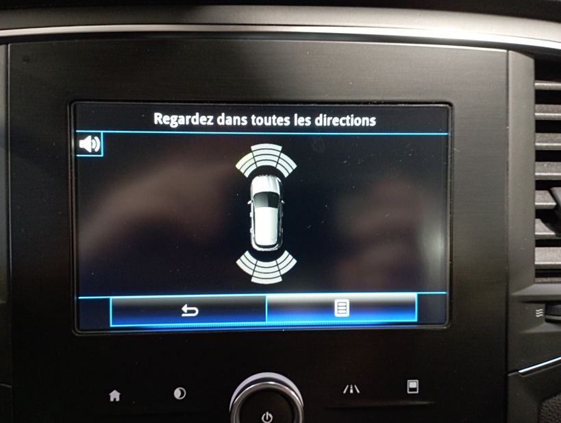 RENAULT MEGANE IV BERLINE BUSINESS 2019 - Photo n°17