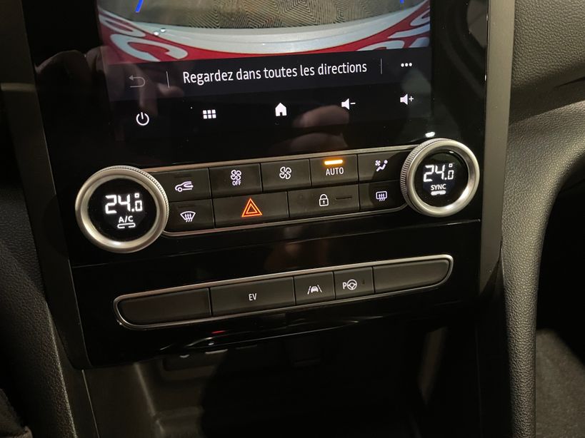 RENAULT MEGANE IV ESTATE 2022 - Photo n°28