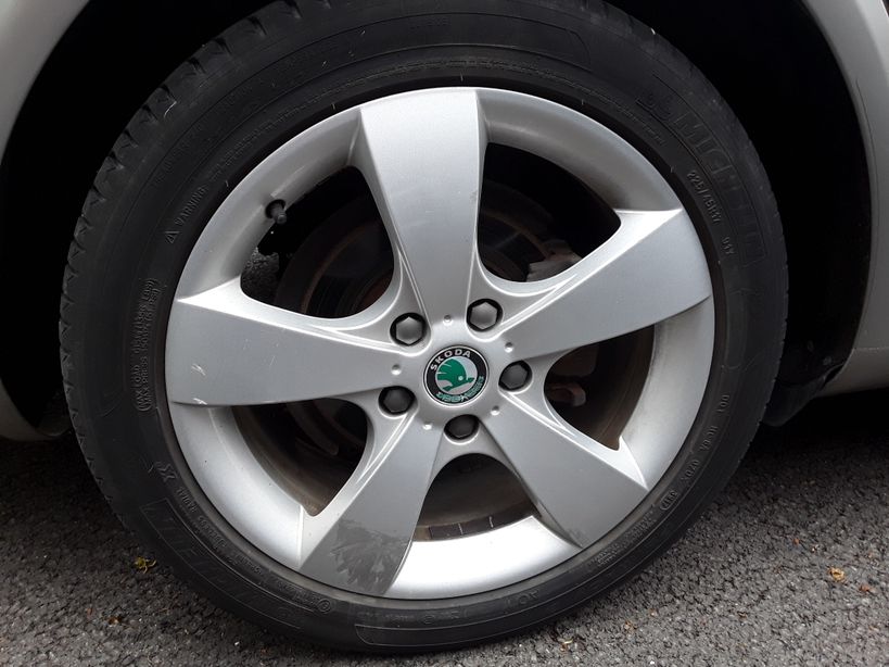 SKODA OCTAVIA COMBI 2012 - Photo n°1