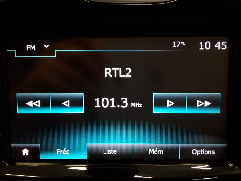 RENAULT CLIO IV ESTATE 2016 - Photo n°13