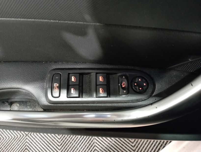 PEUGEOT 308 2011 - Photo n°26
