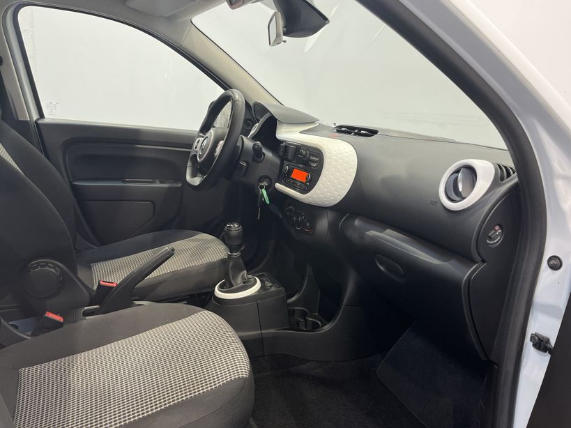 RENAULT TWINGO III 2020 - Photo n°17