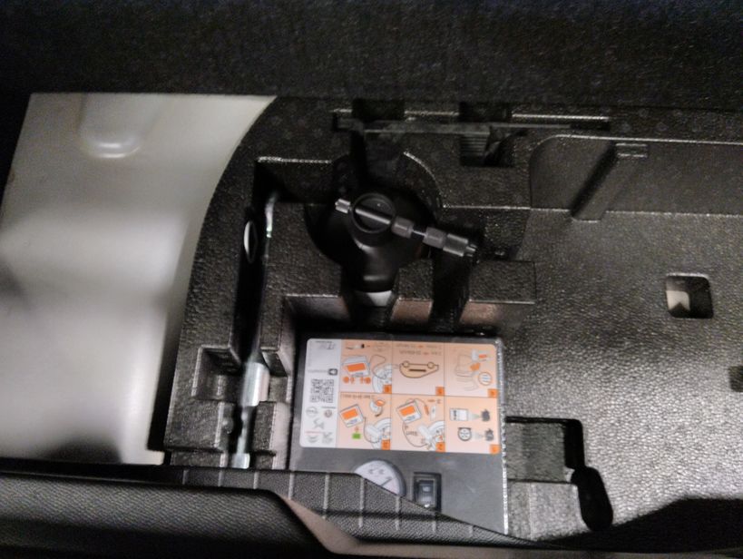 PEUGEOT 2008 ELECTRIQUE 2025 - Photo n°14