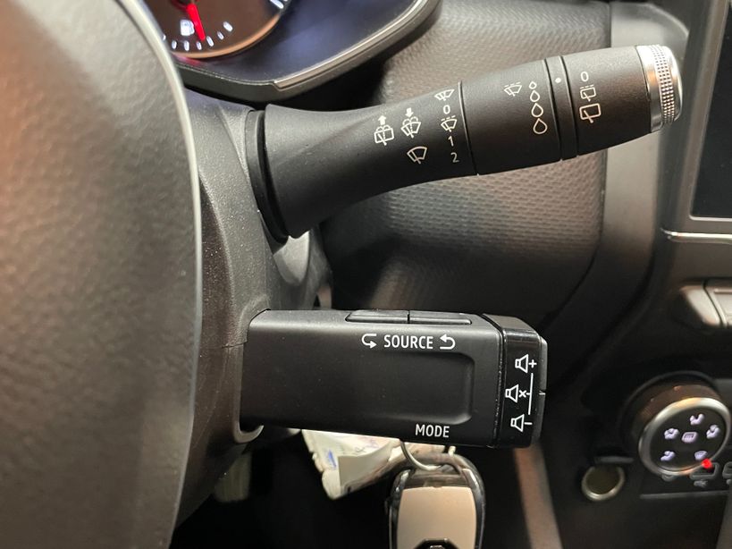 RENAULT CLIO V 2021 - Photo n°21