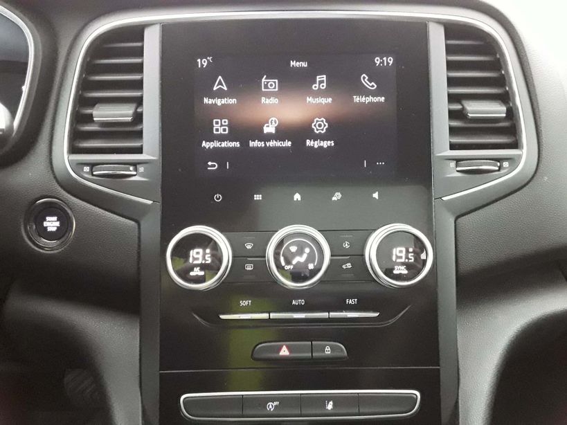 RENAULT MEGANE IV BERLINE 2021 - Photo n°13