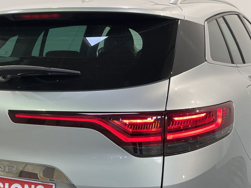 RENAULT MEGANE IV ESTATE 2021 - Photo n°8