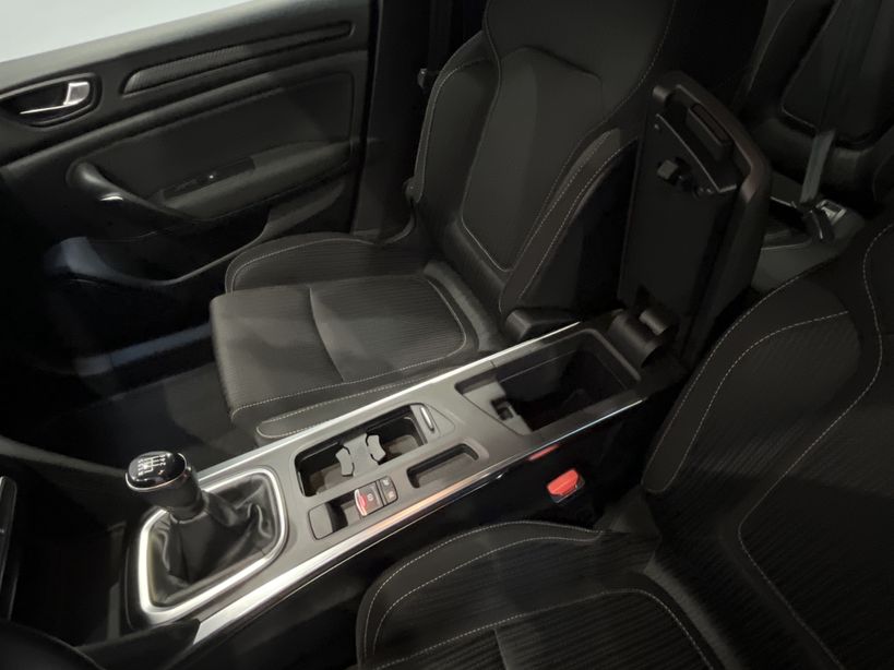 RENAULT MEGANE IV ESTATE BUSINESS 2019 - Photo n°21