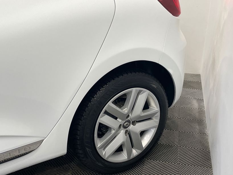 RENAULT CLIO V 2021 - Photo n°15