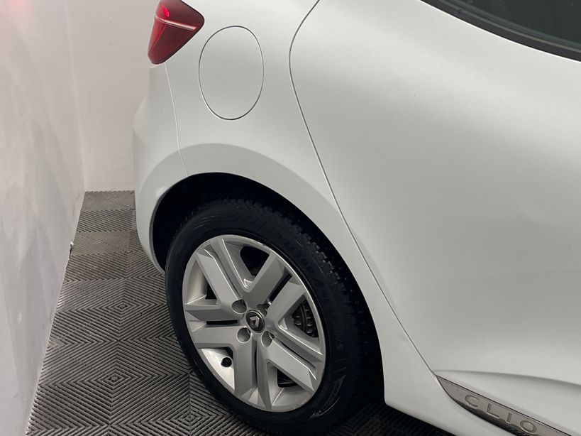 RENAULT CLIO V 2021 - Photo n°11