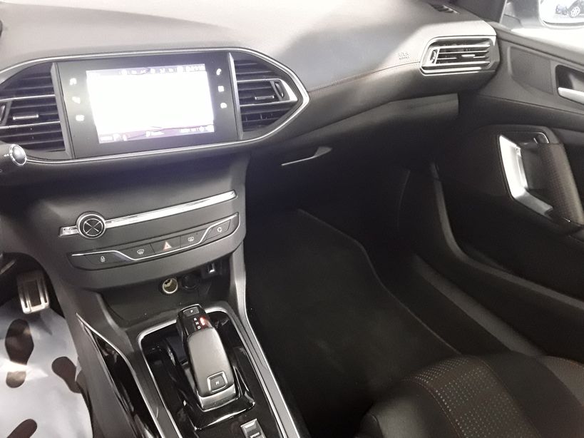 PEUGEOT 308 2019 - Photo n°7