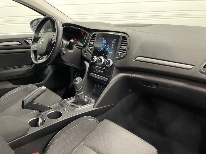 RENAULT MEGANE IV ESTATE 2022 - Photo n°10