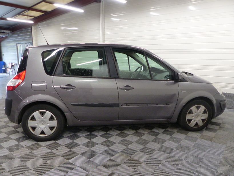 RENAULT SCENIC II 2005 - Photo n°13