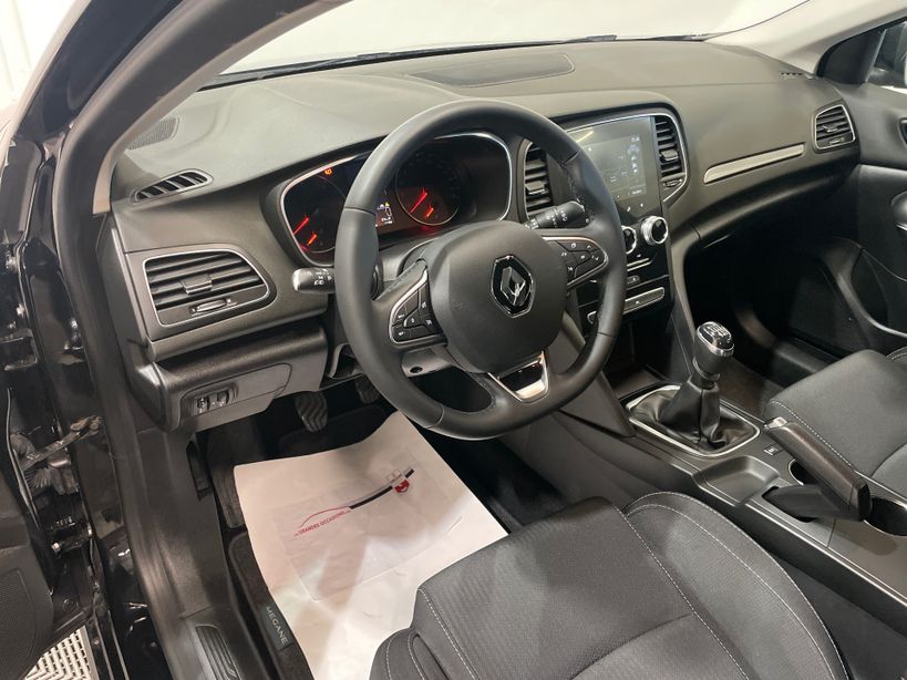 RENAULT MEGANE IV BERLINE 2022 - Photo n°12