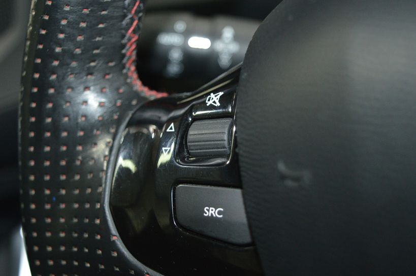 PEUGEOT 308 2015 - Photo n°24