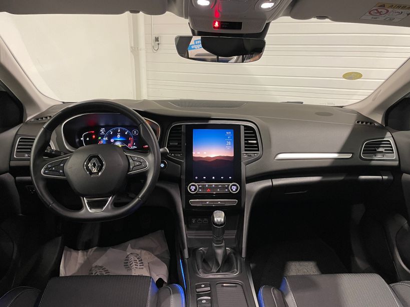 RENAULT MEGANE IV BERLINE 2022 - Photo n°13