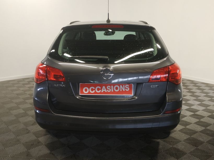 OPEL ASTRA SPORTS TOURER 2011 - Photo n°4