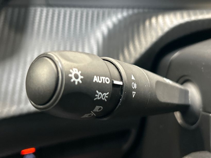 PEUGEOT 208 2023 - Photo n°27