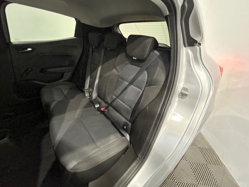 RENAULT CLIO V 2023 - Photo n°10