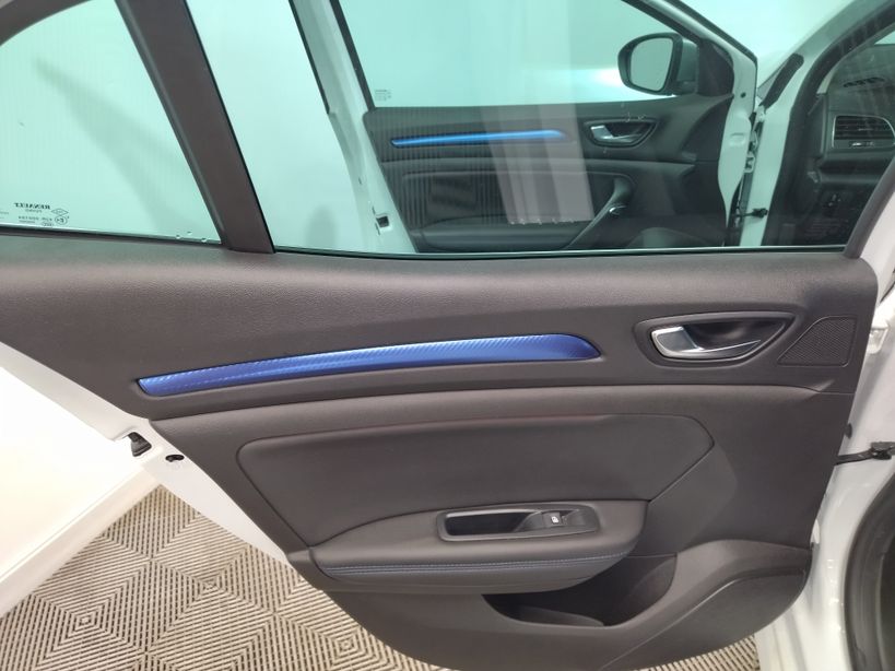 RENAULT MEGANE IV BERLINE 2020 - Photo n°17