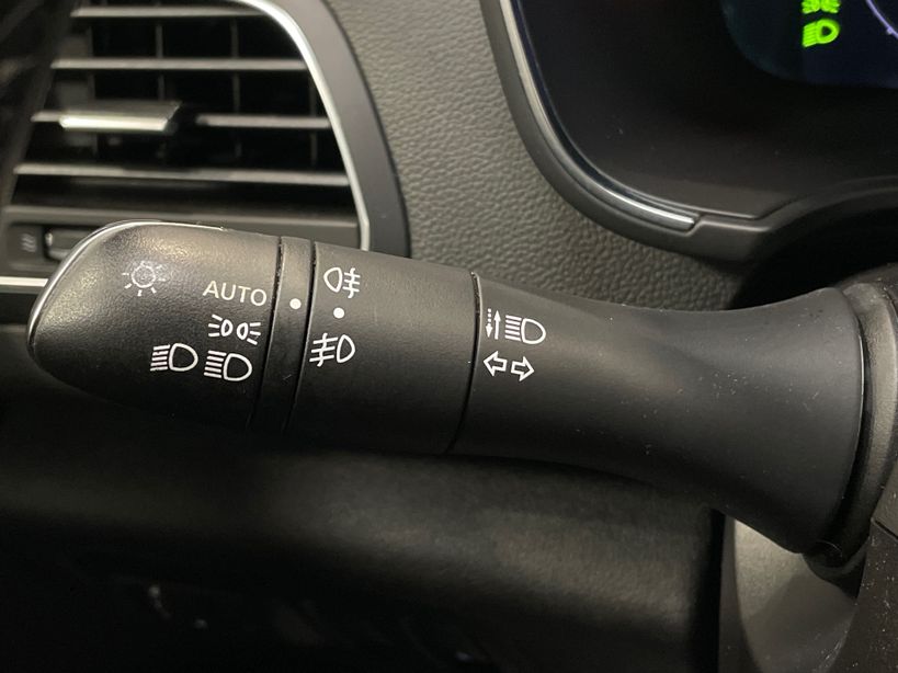 RENAULT MEGANE IV ESTATE 2021 - Photo n°25