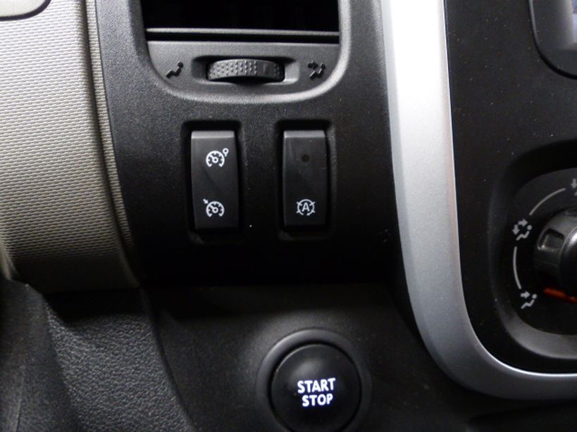 RENAULT TRAFIC III COMBI 2016 - Photo n°15