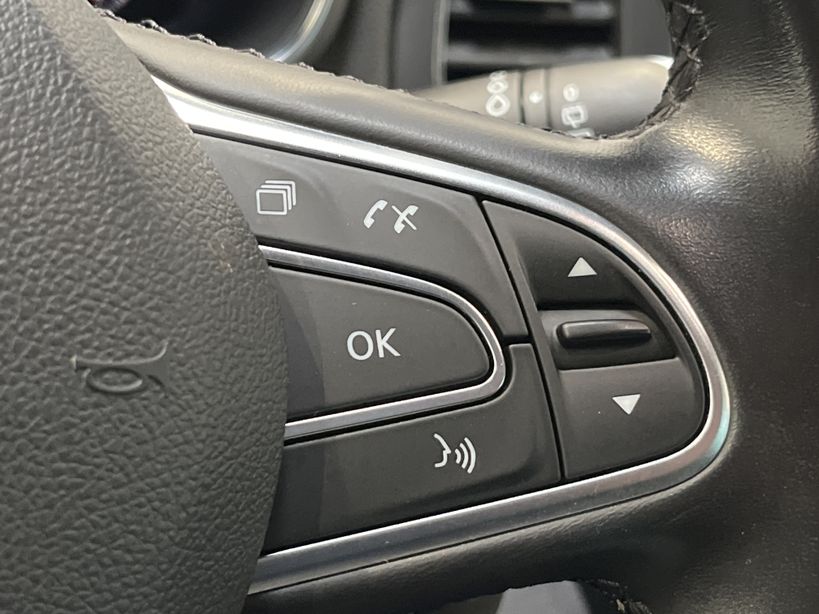 RENAULT MEGANE IV BERLINE 2020 - Photo n°28